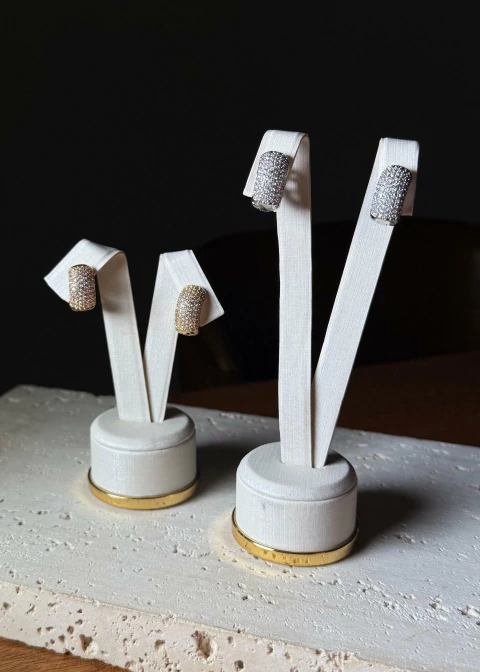 Argola Click Cravejada M