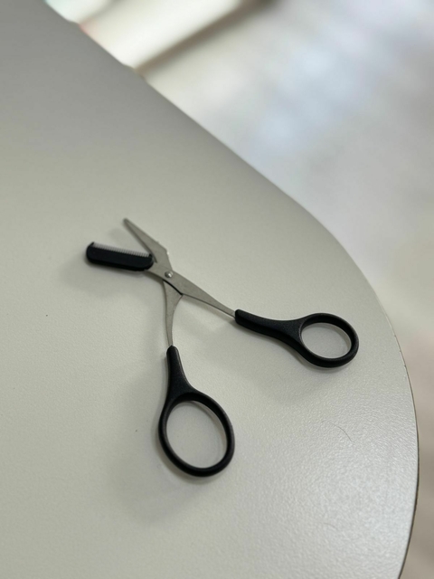 TIJERA PARA PERFILADO DE PESTAÑAS