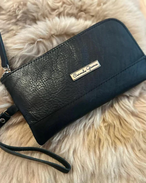 Maxi Billetera de cuero color negro - comprar online