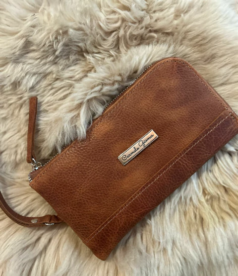 Maxi Billetera de cuero color Suela - comprar online