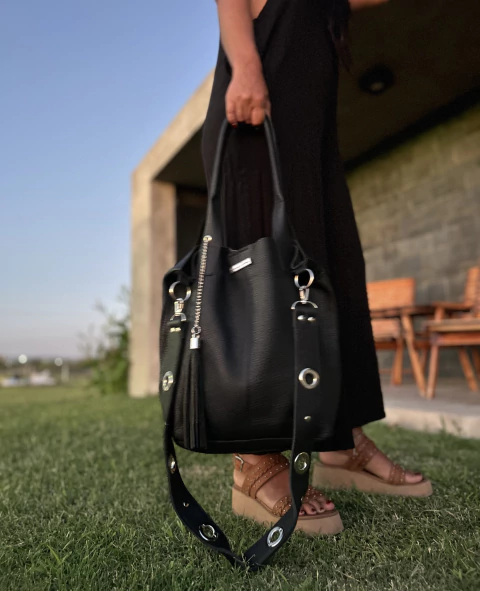 Tote Bag Imperial Color Negro CON CIERRE (Metales Plateado) - comprar online