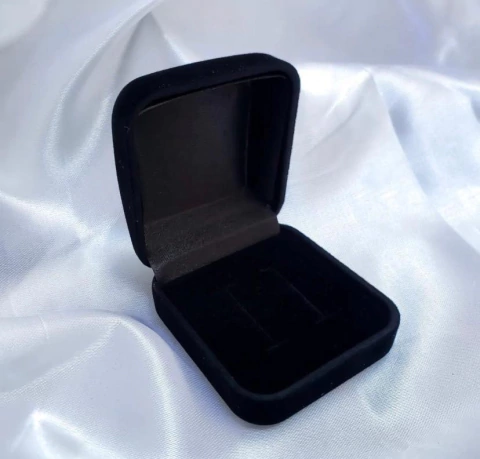 Porta alianças quadrada preta - comprar online