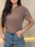BLUSA COM DETALHES DE BORDADOS NA GOLA E MANGA - loja online