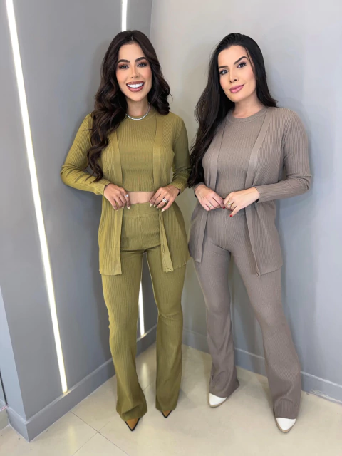 Conjunto Três Peças Tricô Cardigan e Blusa + Calça Flare - comprar online