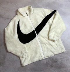 Campera Nike corderito en internet