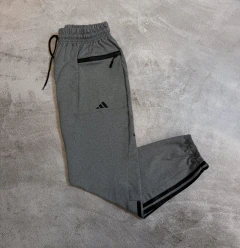 Pantalón Adidas Lycra con frisa en internet