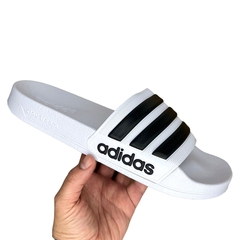 COMBO VERANO 2X1 OJOTAS ADIDAS CLÁSICAS + REMERA ADIDAS RETRO DE REGALO - comprar online