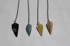 PENDULOS DE PIEDRAS SEMI PRECIOSAS CON CADENA en internet