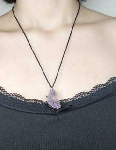 COLLARES PIEDRAS SEMI PRECIOSAS CON CORDON - Aromas Akamai