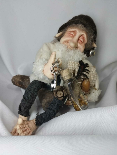 DUENDE DE LA RELAJACION SOBRE TRONCO CON BREBAJE (Cod. 11)