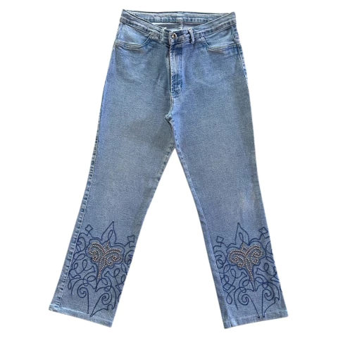 Calça jeans reta com pedrarias (46)