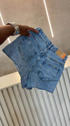 Jeans esquenta - MOÇA BONITA