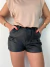 Short couro na internet