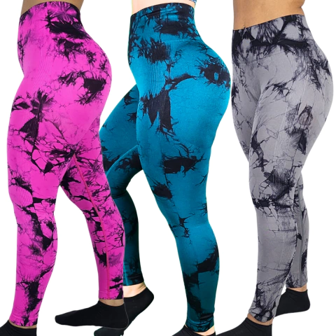 Conjunto de calças legging estampadas em várias cores, destacando o design que empina o bumbum, com modelos nas cores rosa, azul e cinza.