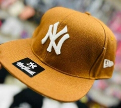 Imagen de 3 x 2 EN GORRAS!