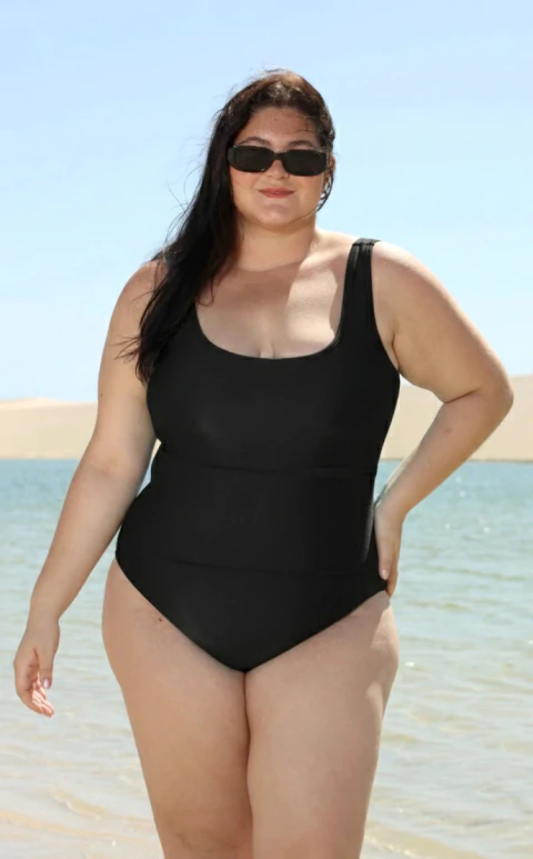 MALLA falla CON FAJA talle grande VEDETINA BAYWATCH NEGRA SIN CAMBIO NI DEVOLUCION - VER DESCRIPCION