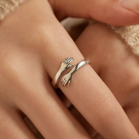 Anillo Abrazo Eterno + Caja de Regalo (Plata S925) - comprar online