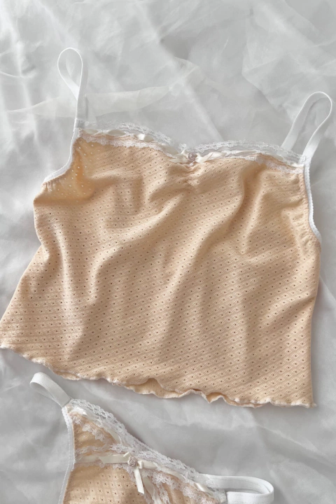 Top June Broderie