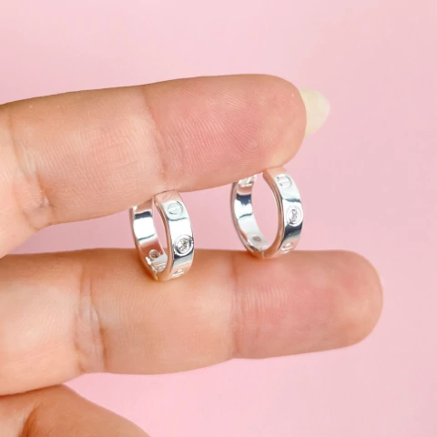 Aros con diseño botones