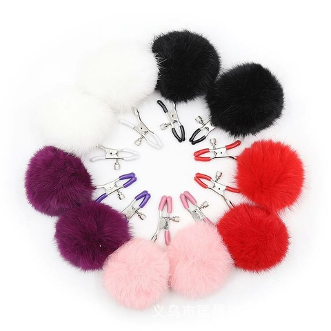 CLIPES PARA MAMILOS COM POMPOM DE PELUCIA - GRAMPO PARA MAMILO
