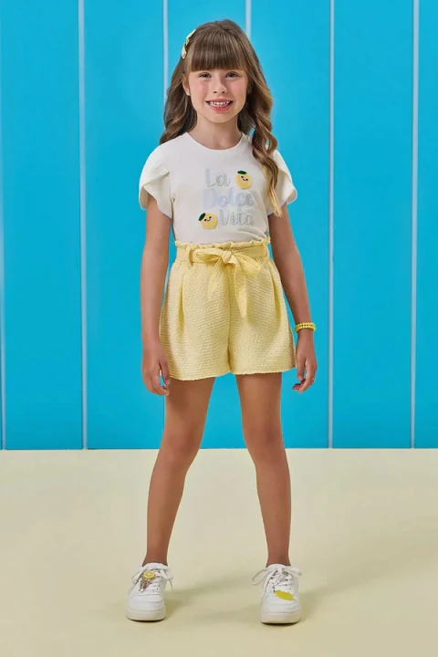 Conjunto Feminino Kukiê de Blusa em Meia Malha e Shorts em Tecido Texturizado
