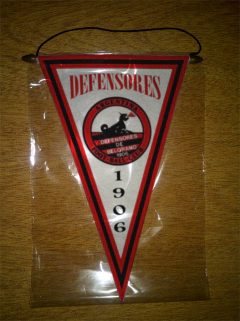 Imagen de Banderín Triangular Defensores De Belgrano 32 Modelos