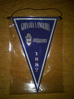 Banderin Triangular Gimnasia Y Esgrima 32 Modelos - LM MERCHANDISING