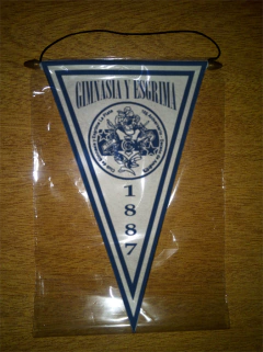 Banderin Triangular Gimnasia Y Esgrima 32 Modelos - comprar online