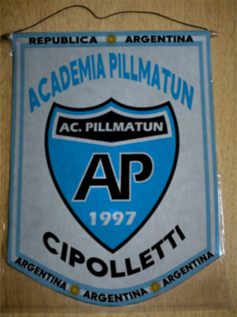 Banderín Grande Academia Club Pillmatún (Cipolletti) - comprar online