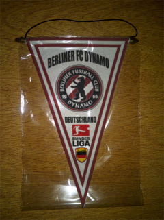 Banderín Triangular Berliner Fc Dynamo 2 Modelos - comprar online