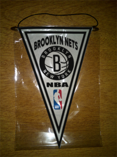 Flâmula Triangular NBA Brooklyn Nets - comprar online