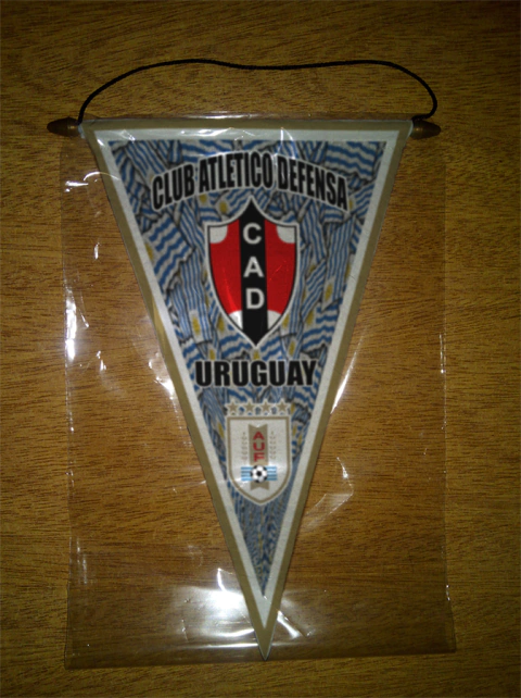 Banderín Triangular Club Atletico Defensa Montevideo Full Color - comprar online