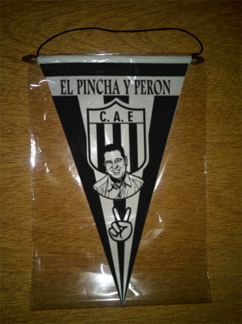 Flâmula Triangular Estudiantes Y Perón