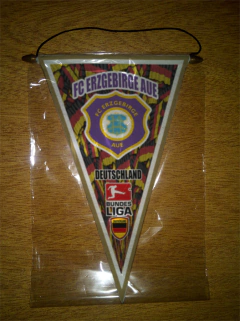 Flâmula Triangular Fc Erzgebirge Aue 2 Modelos na internet