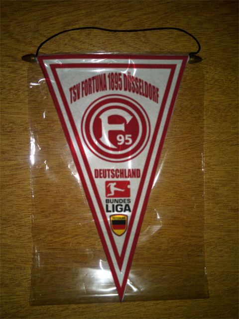Banderín Triangular Fortuna Düsseldorf 2 Modelos - comprar online