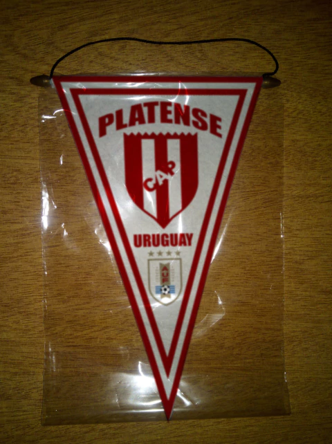Banderín Triangular Platense Montevideo M01 - comprar online