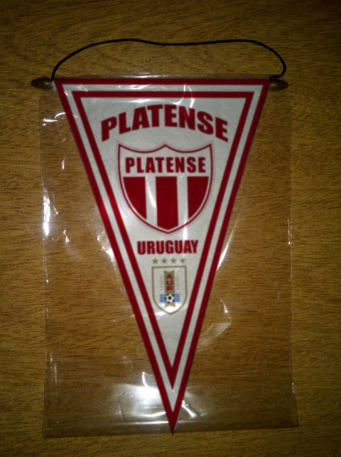 Banderín Triangular Platense Montevideo M02 - comprar online