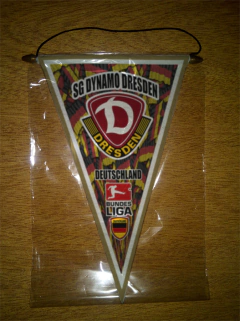 Banderín Triangular Sg Dynamo Dresden 2 Modelos en internet