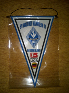 Banderín Triangular Sv Waldhof Mannheim 07 2 Modelos - comprar online