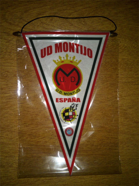 Triangular Pennant Unión Deportiva Montijo - buy online