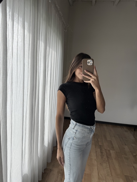 #0240 REMERA ANTO - comprar online