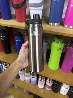 Botella a rosca 900ml