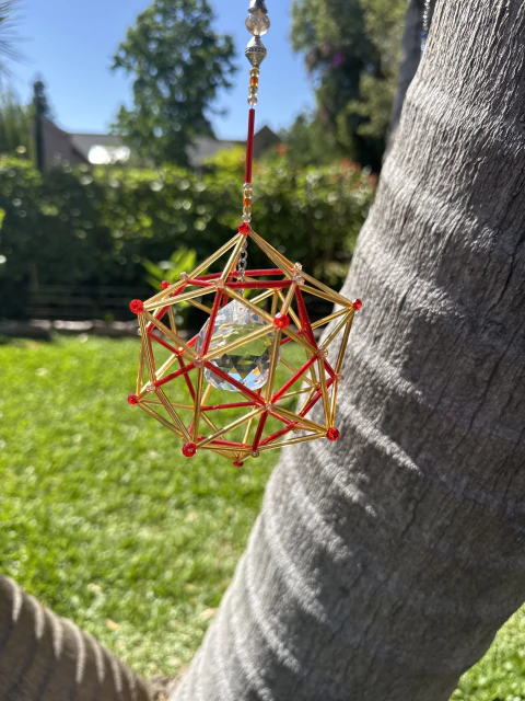 Dodecaedro - Rojo/Oro - comprar online