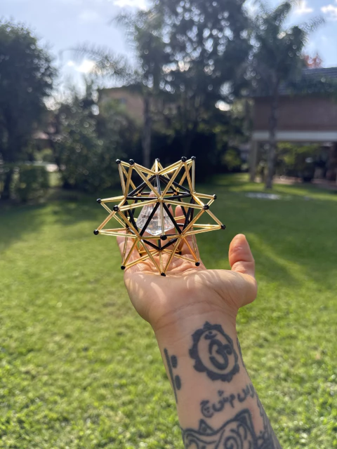 Icosaedro - Oro/Negro - comprar online