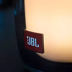 Parlante JBL Pulse 4 portátil con bluetooth waterproof - comprar online