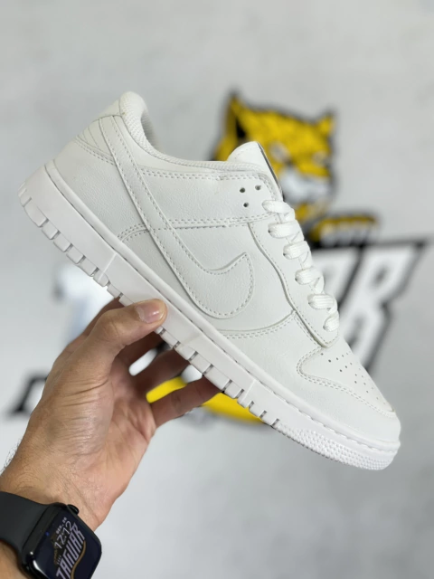 DUNK LOW WHITE - comprar online