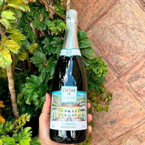 Vinho Moscatel Espumante DOM DE MINAS Luiz Porto