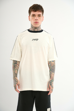 Imagen de REMERA OVER SIMPLICITY BORDADO
