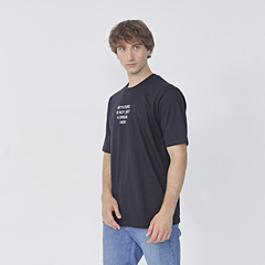 Remera Over i´m not average - Hueso de perro