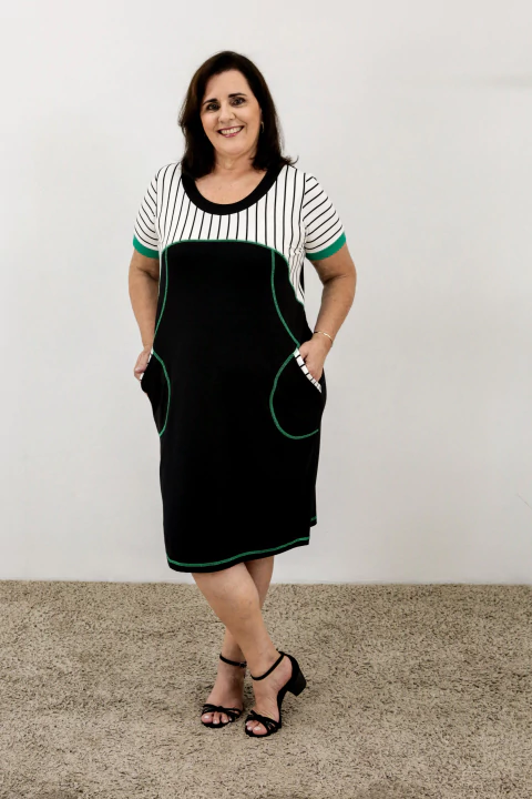 Vestido com Manga Listrada Preto